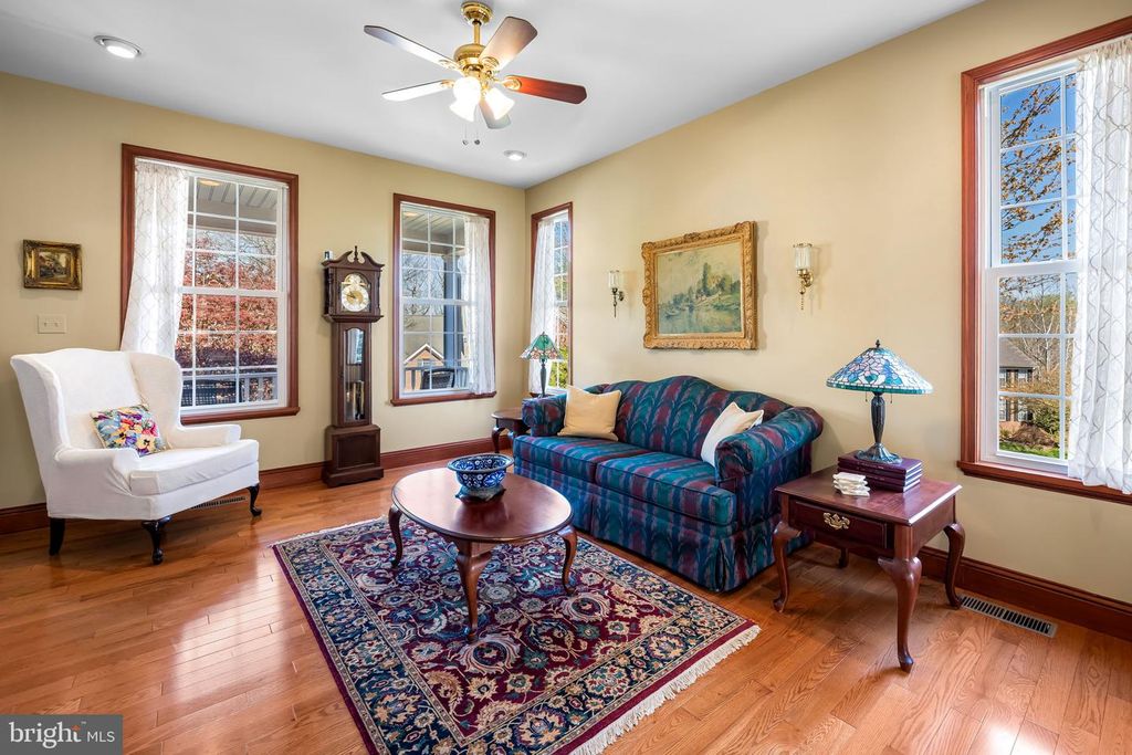 Image 10 of property listing at 6815 CHERRY TREE CT, New Market, MD 21774