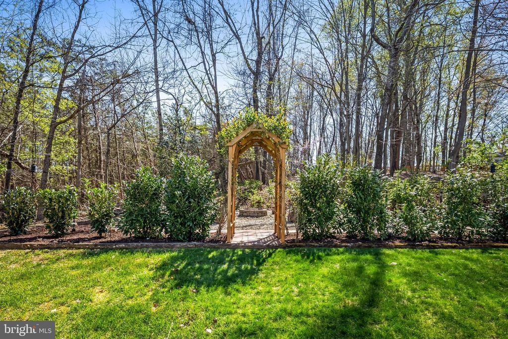 Image 66 of property listing at 6815 CHERRY TREE CT, New Market, MD 21774