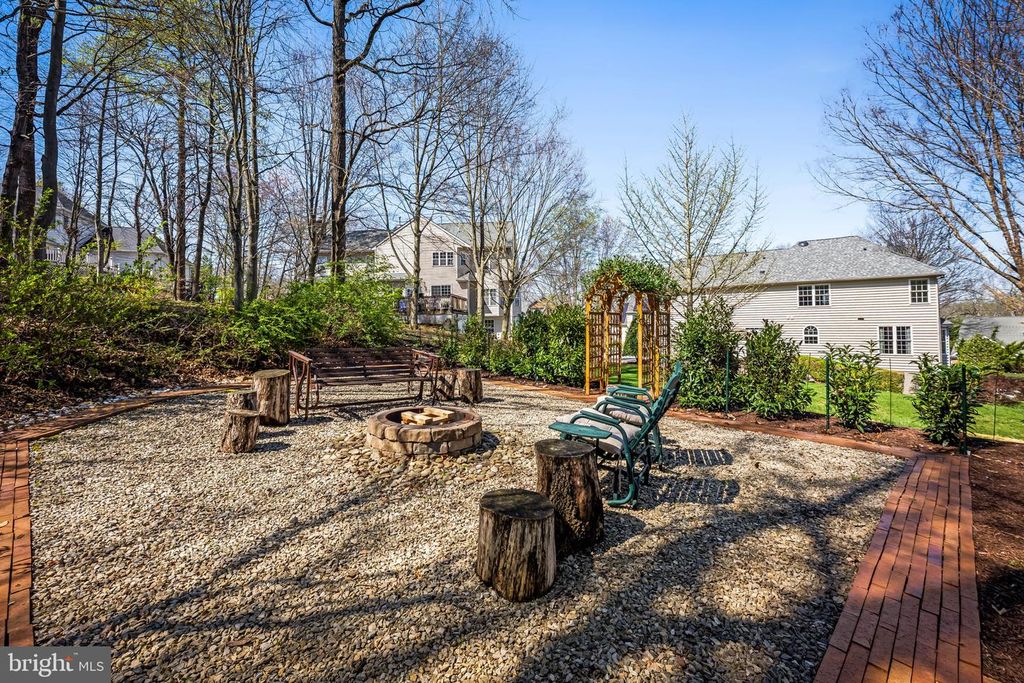 Image 68 of property listing at 6815 CHERRY TREE CT, New Market, MD 21774