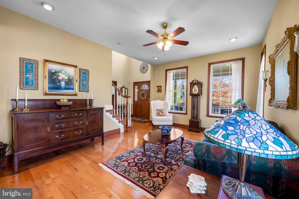 Image 8 of property listing at 6815 CHERRY TREE CT, New Market, MD 21774