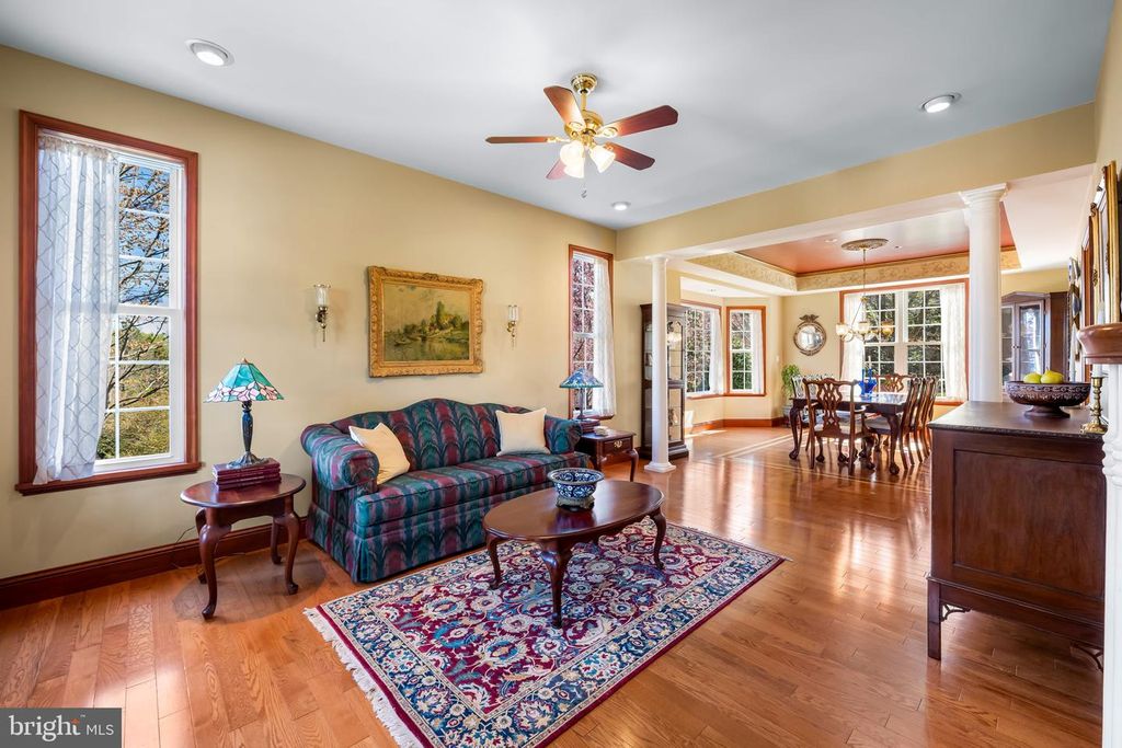 Image 9 of property listing at 6815 CHERRY TREE CT, New Market, MD 21774