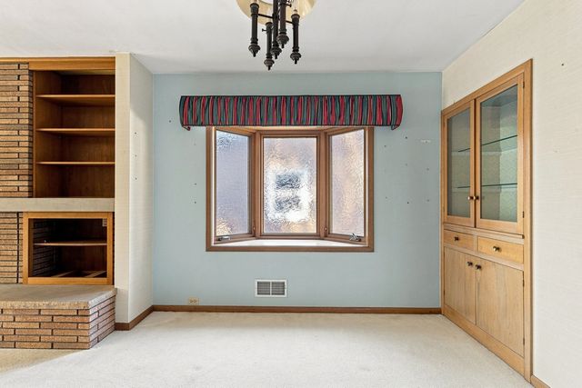 1831 45th Street, Moline, IL 61265