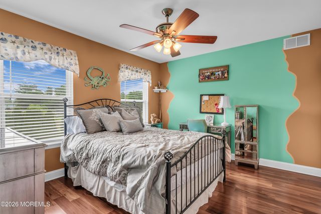 26 Carrington Court, Old Bridge, NJ 08857