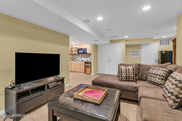 26 Carrington Court, Old Bridge, NJ 08857