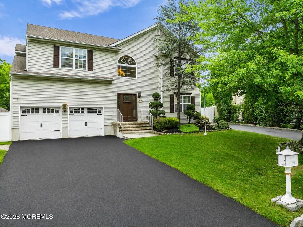 26 Carrington Court, Old Bridge, NJ 08857