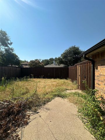 2032 Lansdown Drive, Carrollton, TX 75010