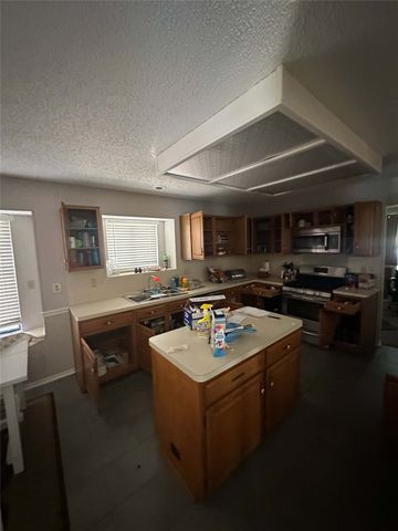 2032 Lansdown Drive, Carrollton, TX 75010