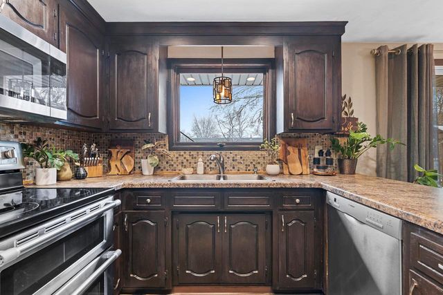 2578 VICKI LANE, Green Bay, WI 54311