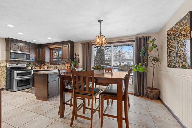 2578 VICKI LANE, Green Bay, WI 54311