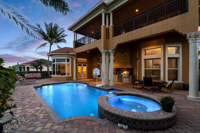 113 SE Via Verona, Port St Lucie, FL 34984