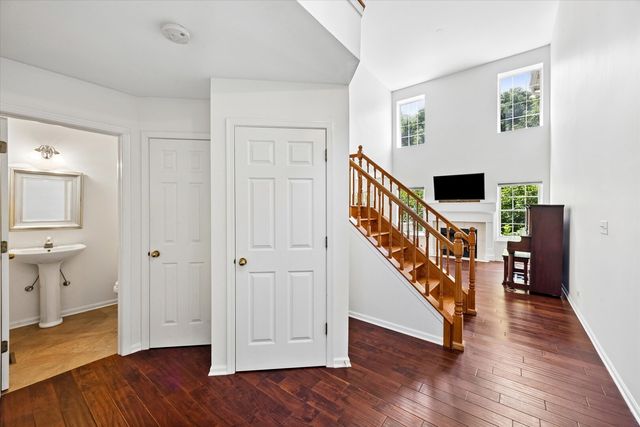 1763 Briggs Court, Lisle, IL 60532