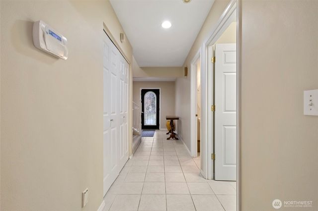 724 Greenoch Loop, Oak Harbor, WA 98277