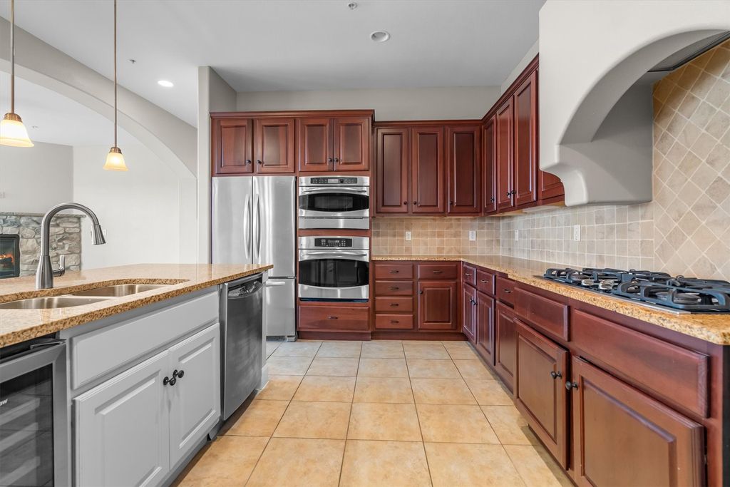 555 Via Amalfi 312, Irving, TX 75039 — exterior