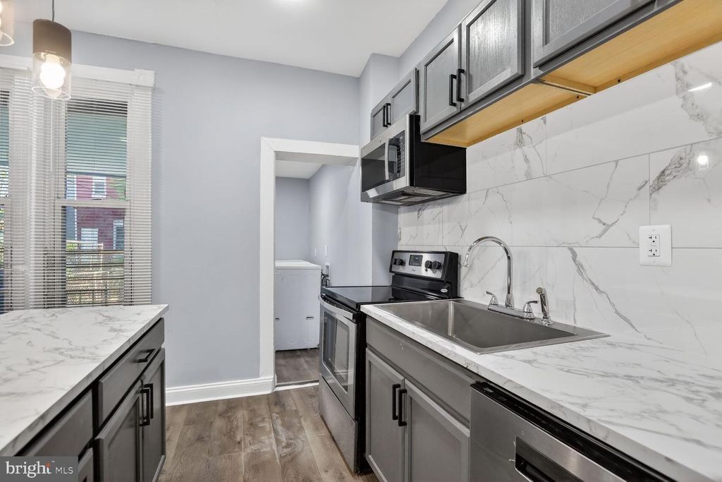 Image 10 of property listing at 2583 W FAYETTE ST, Baltimore, MD 21223