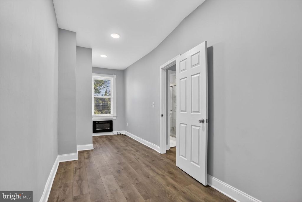 Image 14 of property listing at 2583 W FAYETTE ST, Baltimore, MD 21223