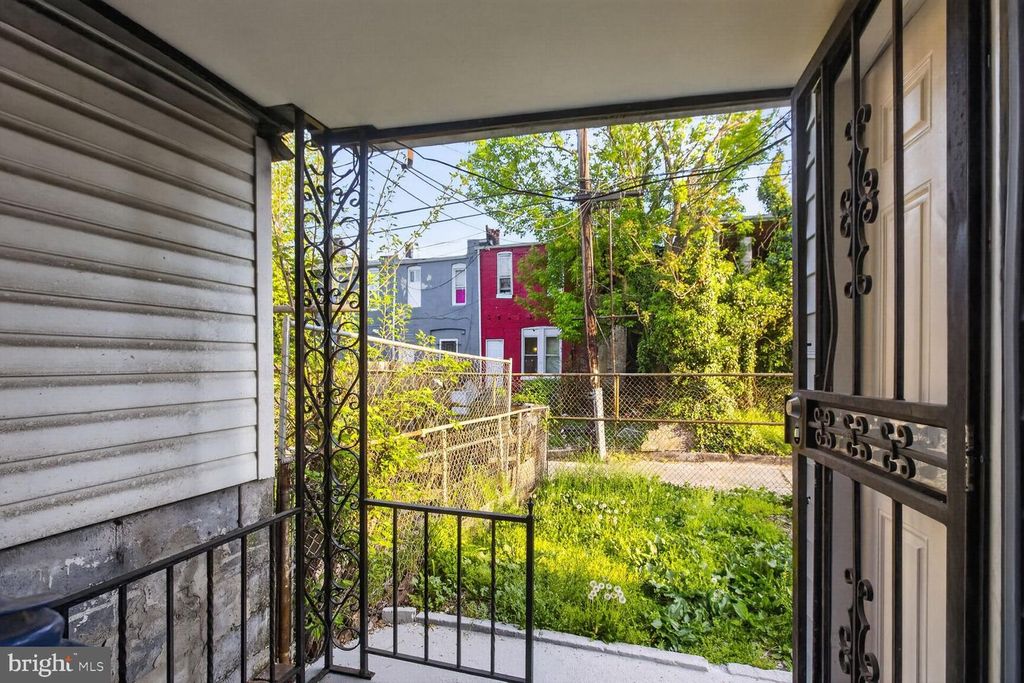 Image 22 of property listing at 2583 W FAYETTE ST, Baltimore, MD 21223