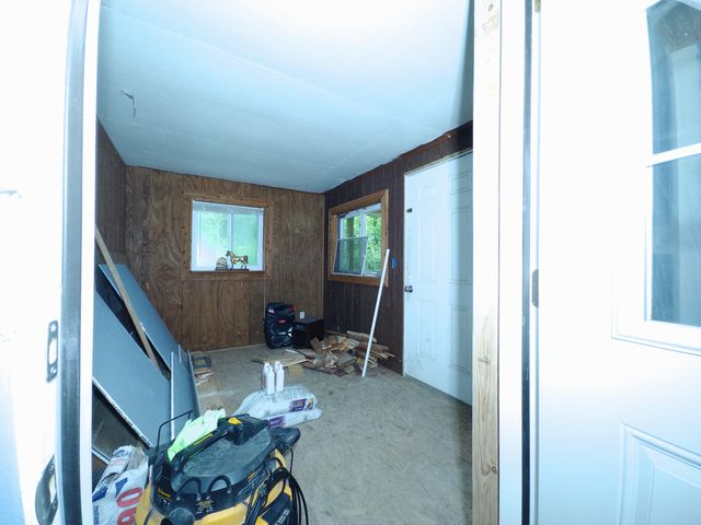 175 Jasper Lake Drive, Burnside, KY 41519