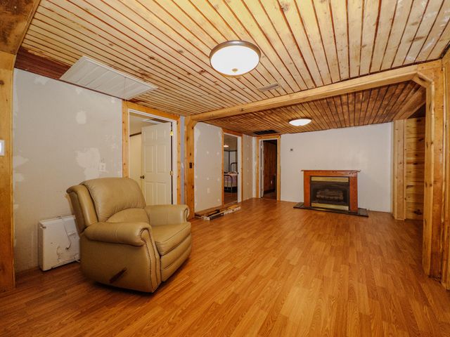 175 Jasper Lake Drive, Burnside, KY 41519