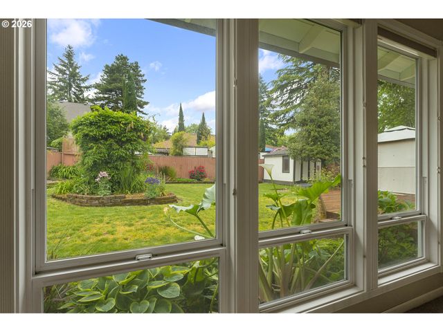 13865 Sw MARTINGALE Ct, Beaverton, OR 97008