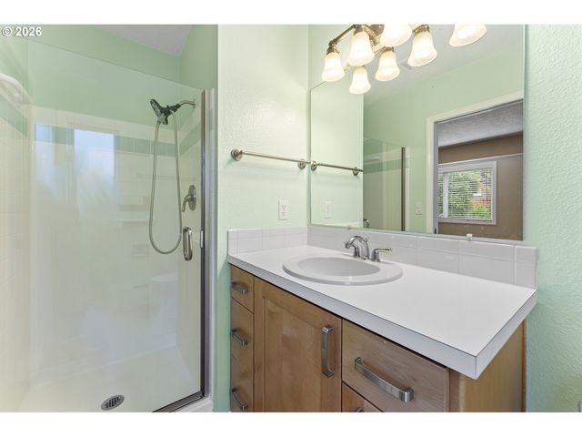 13865 Sw MARTINGALE Ct, Beaverton, OR 97008