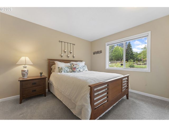 13865 Sw MARTINGALE Ct, Beaverton, OR 97008
