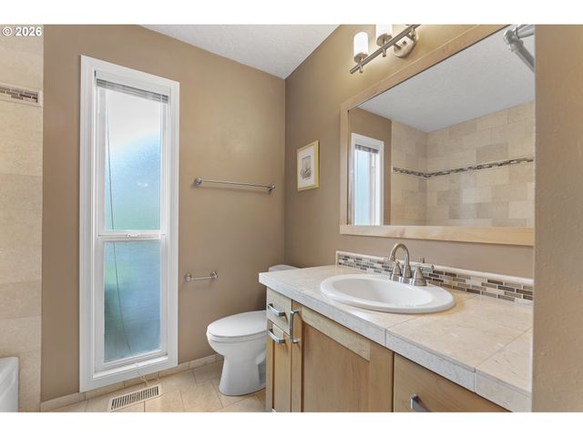 13865 Sw MARTINGALE Ct, Beaverton, OR 97008