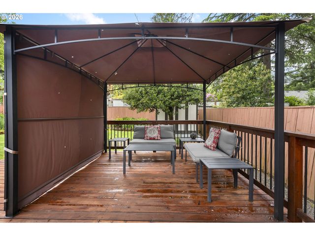 13865 Sw MARTINGALE Ct, Beaverton, OR 97008
