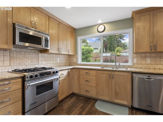 13865 Sw MARTINGALE Ct, Beaverton, OR 97008