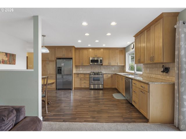13865 Sw MARTINGALE Ct, Beaverton, OR 97008