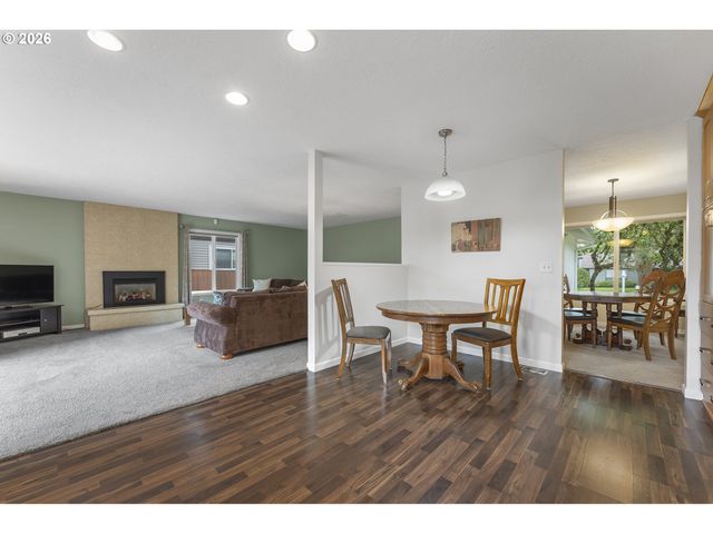 13865 Sw MARTINGALE Ct, Beaverton, OR 97008