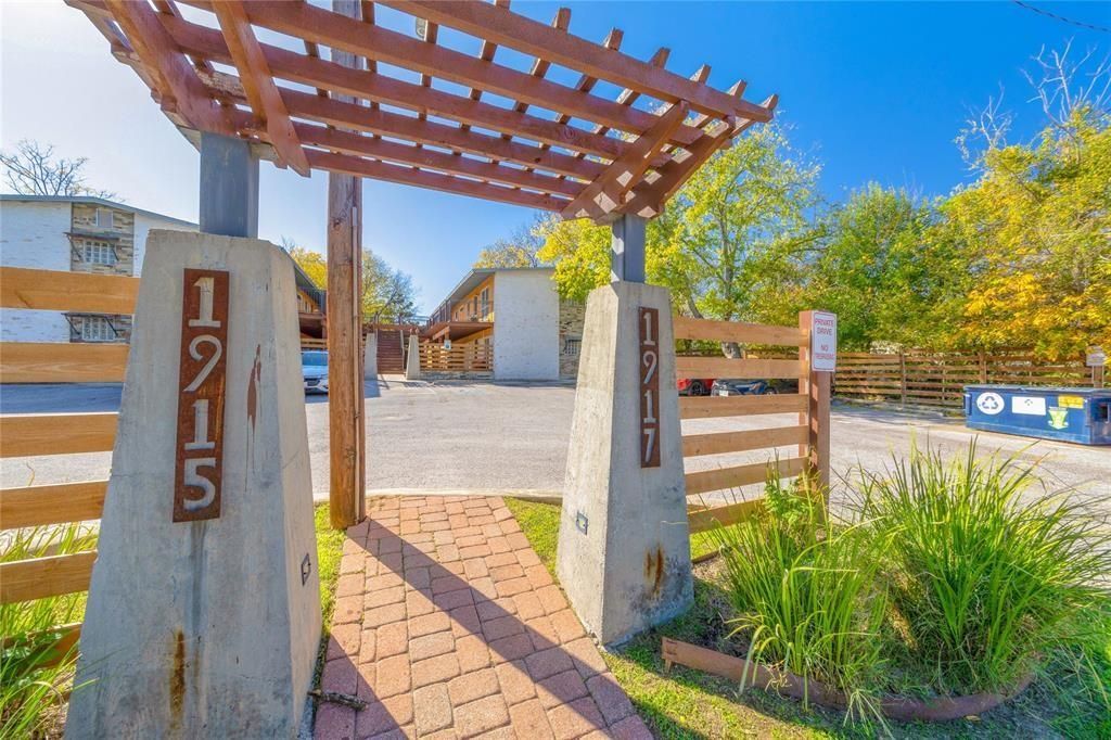 1915 Barge ST 101, Austin, TX 78745