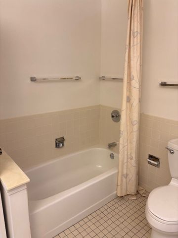 784 Margate Lane B, Prospect Heights, IL 60070