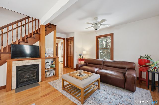 24 Railroad Avenue, Madison, CT 06443