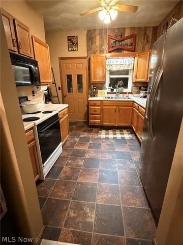 2496 STATE ROUTE 250, Adena, OH 43901