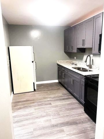 6619 N Sheridan Road 305, Chicago, IL 60626