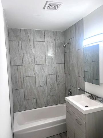 6619 N Sheridan Road 305, Chicago, IL 60626