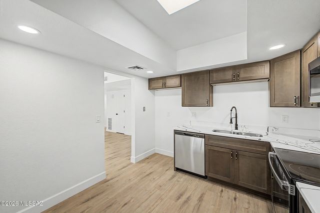 31 W Valle Place, Tucson, AZ 85737