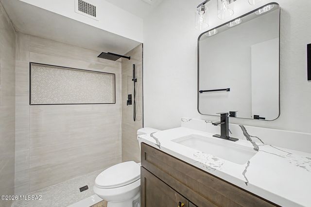 31 W Valle Place, Tucson, AZ 85737