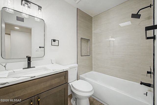 31 W Valle Place, Tucson, AZ 85737