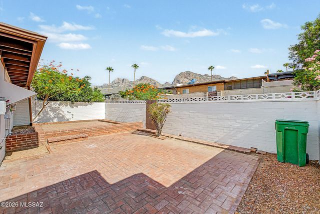 31 W Valle Place, Tucson, AZ 85737