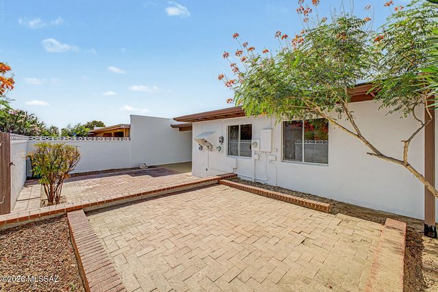 31 W Valle Place, Tucson, AZ 85737