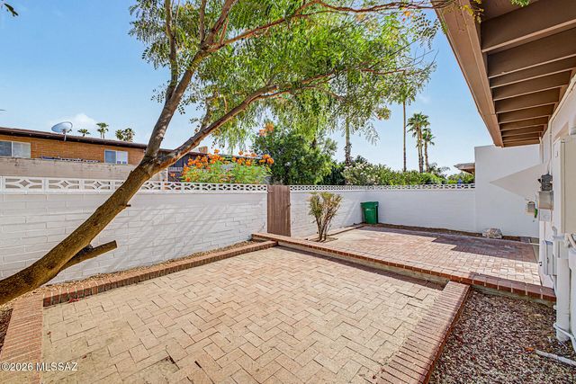31 W Valle Place, Tucson, AZ 85737
