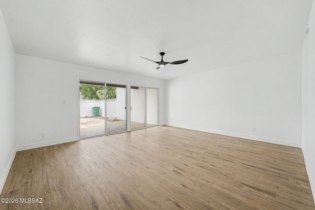 31 W Valle Place, Tucson, AZ 85737