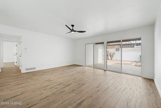 31 W Valle Place, Tucson, AZ 85737