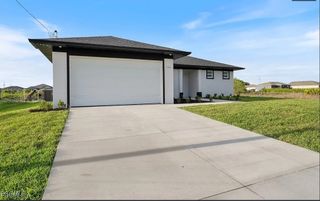 2719 42nd ST W, Lehigh Acres, FL 33971