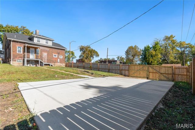 1500 E Linton Avenue, St Louis, MO 63107