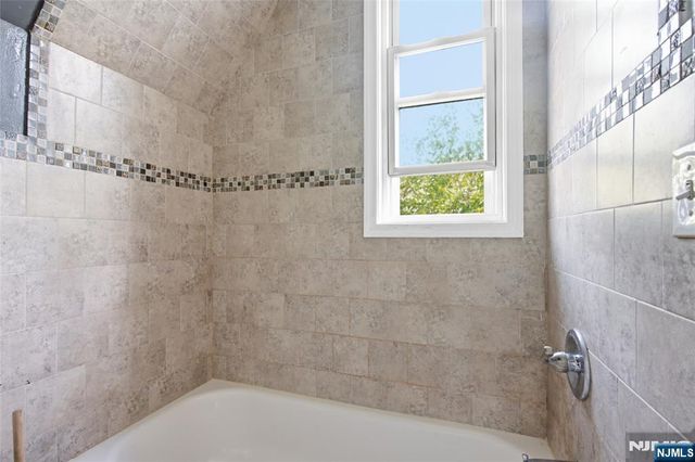 26-28 Seymour Avenue 3, Newark, NJ 07108