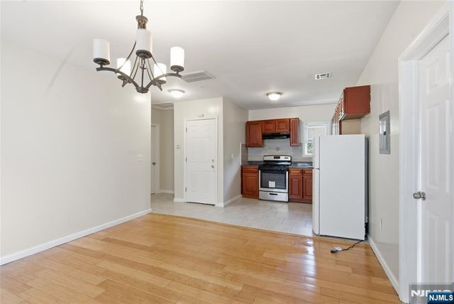 26-28 Seymour Avenue 3, Newark, NJ 07108