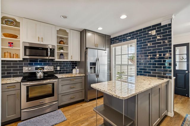 5220 S RUSSELL STREET 36, Tampa, FL 33611