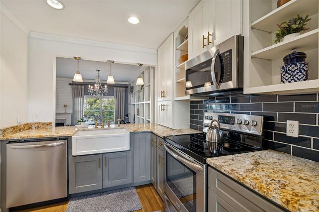 5220 S RUSSELL STREET 36, Tampa, FL 33611